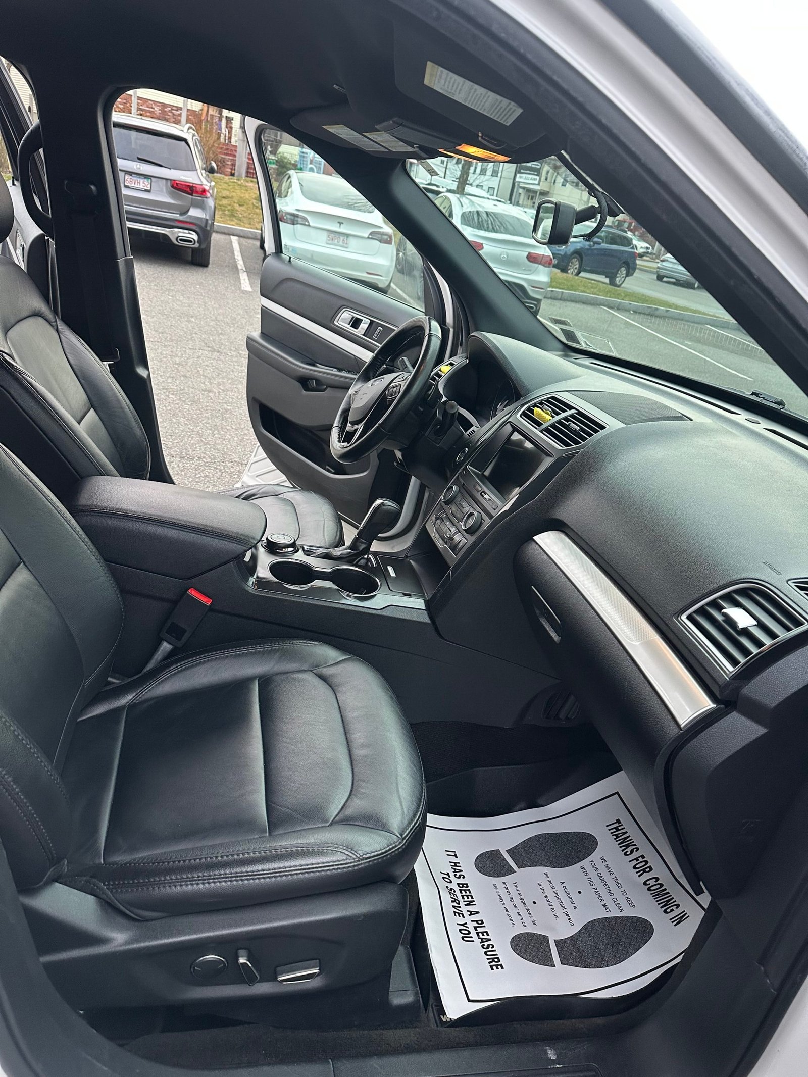 2017 Ford Explorer XLT - Photo 14