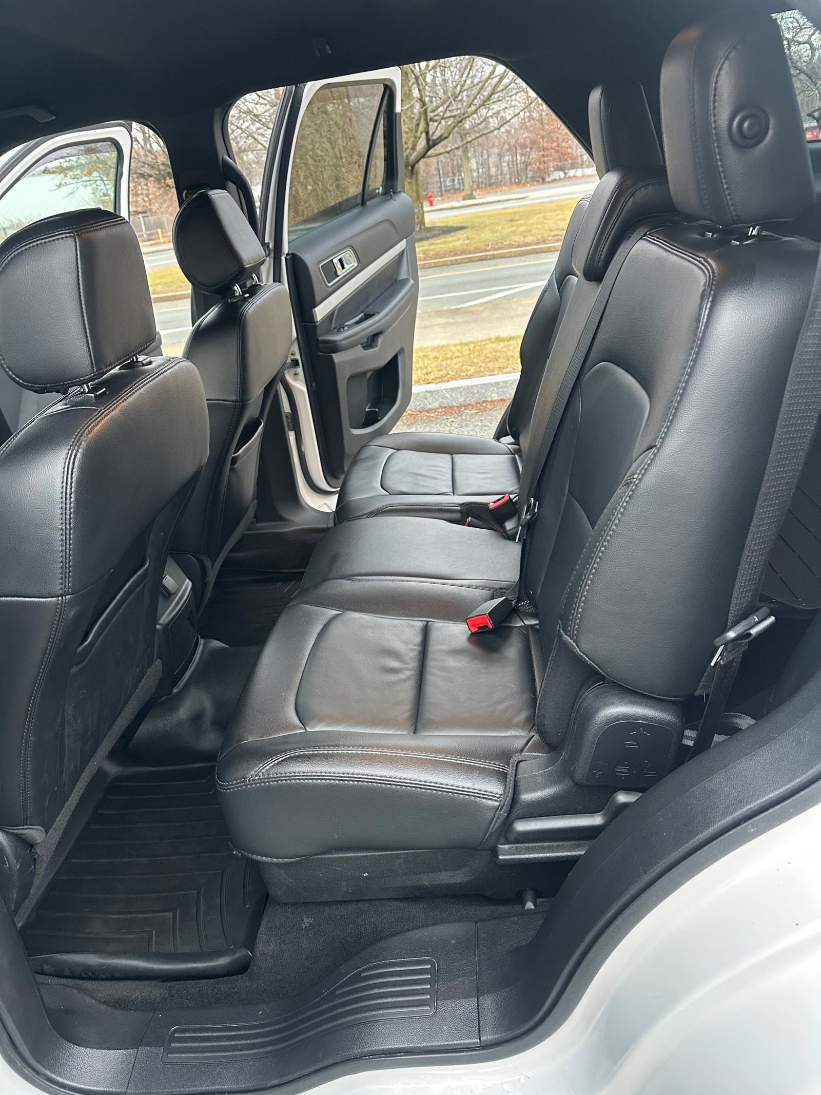 2017 Ford Explorer XLT - Photo 16