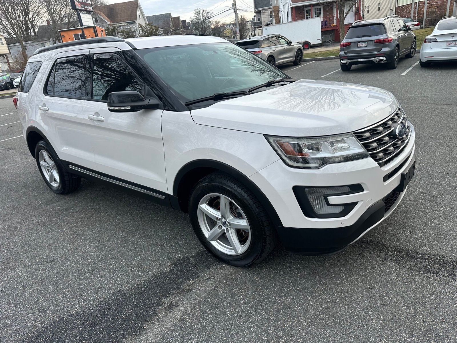 2017 Ford Explorer XLT - Photo 7