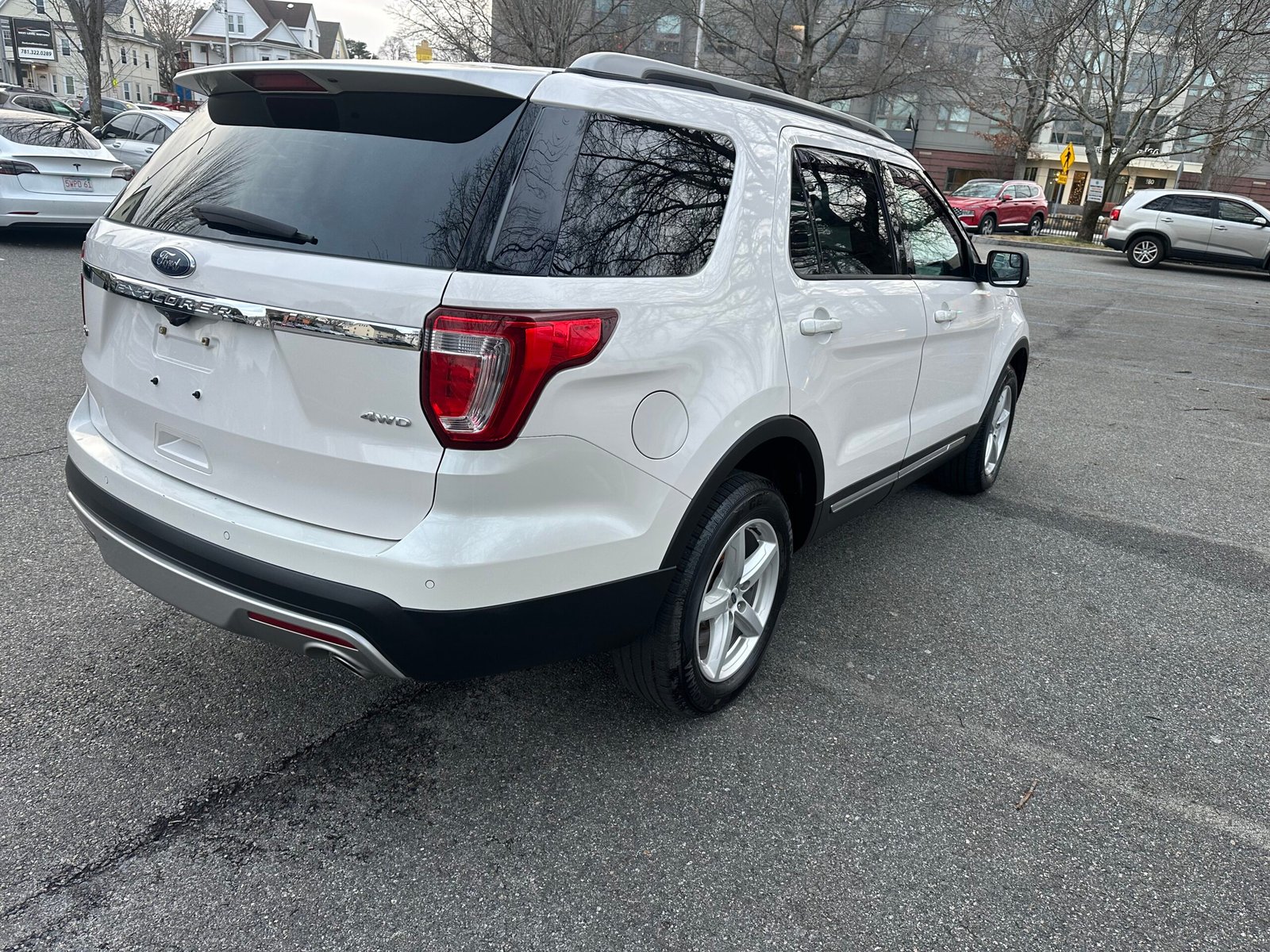 2017 Ford Explorer XLT - Photo 8
