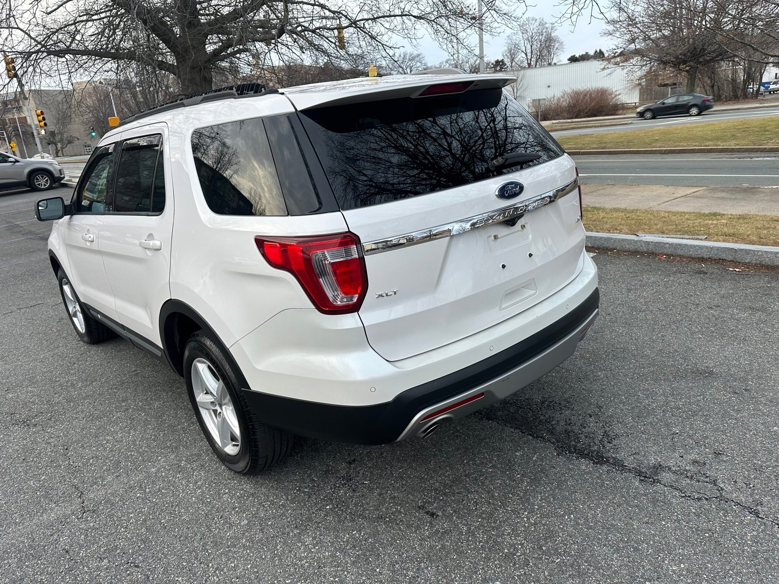 2017 Ford Explorer XLT - Photo 10