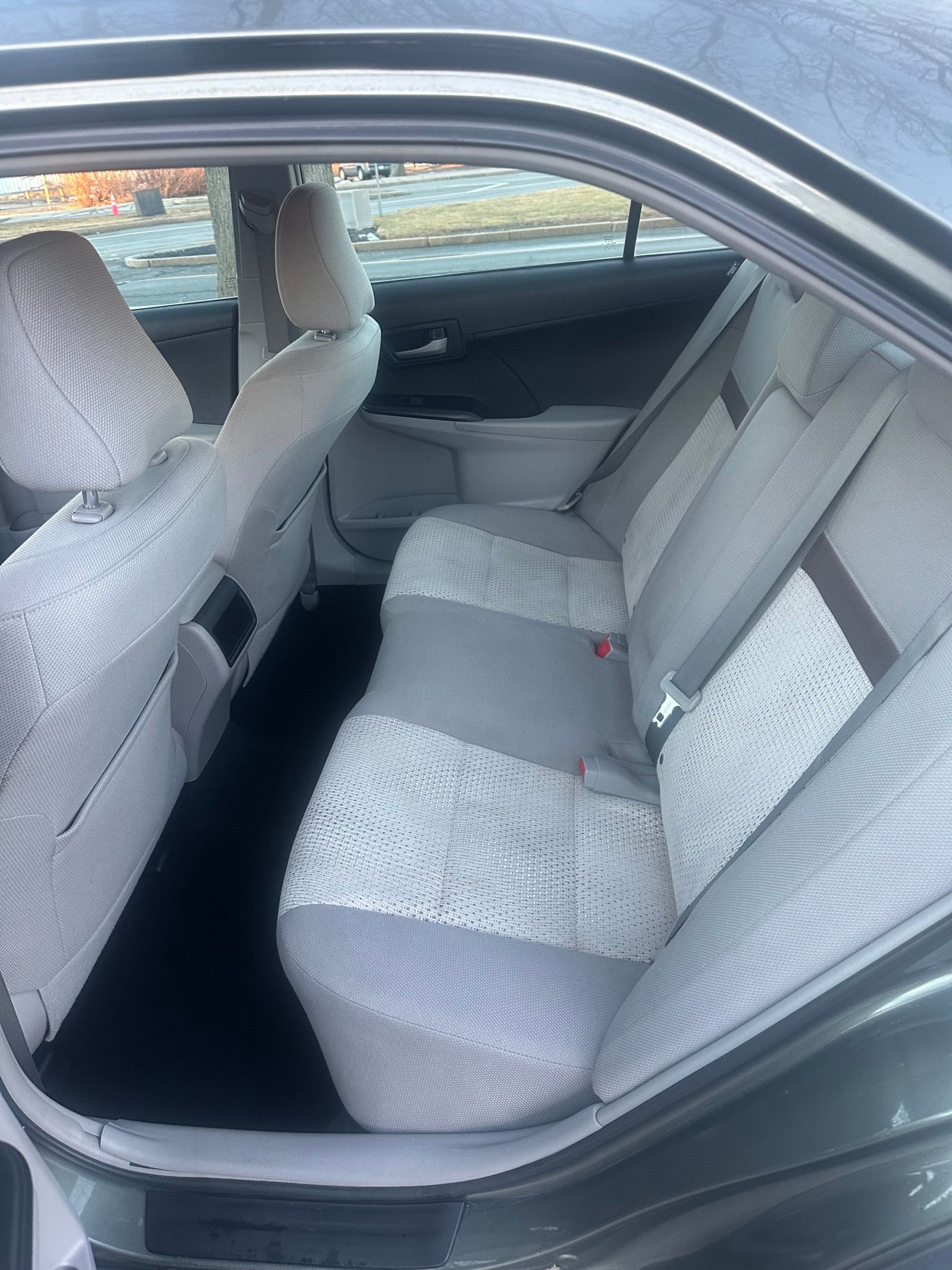 2013 Toyota Camry LE - Photo 18