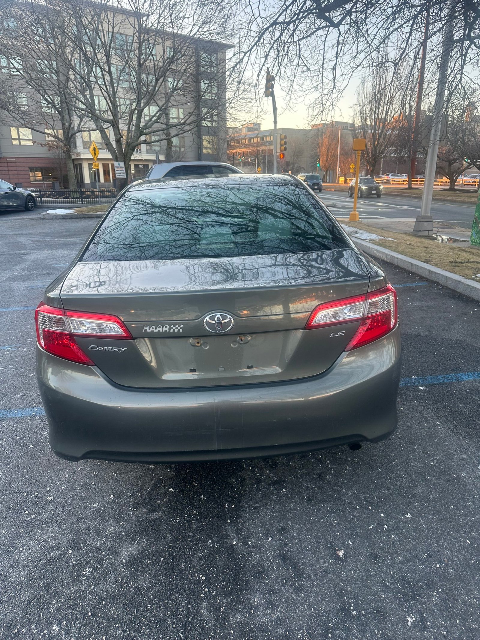2013 Toyota Camry LE - Photo 11