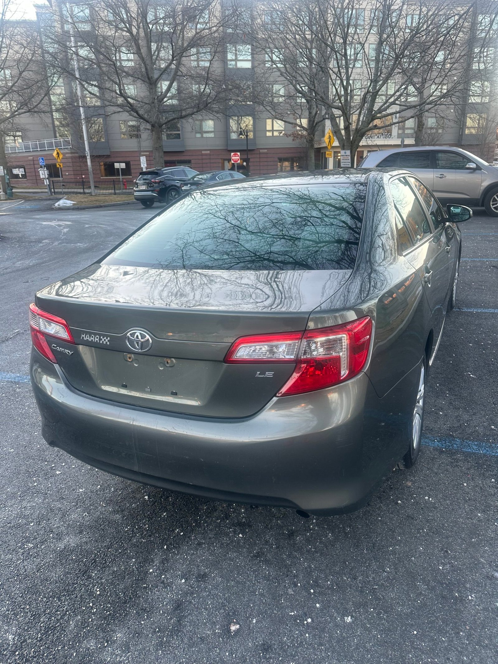 2013 Toyota Camry LE - Photo 10