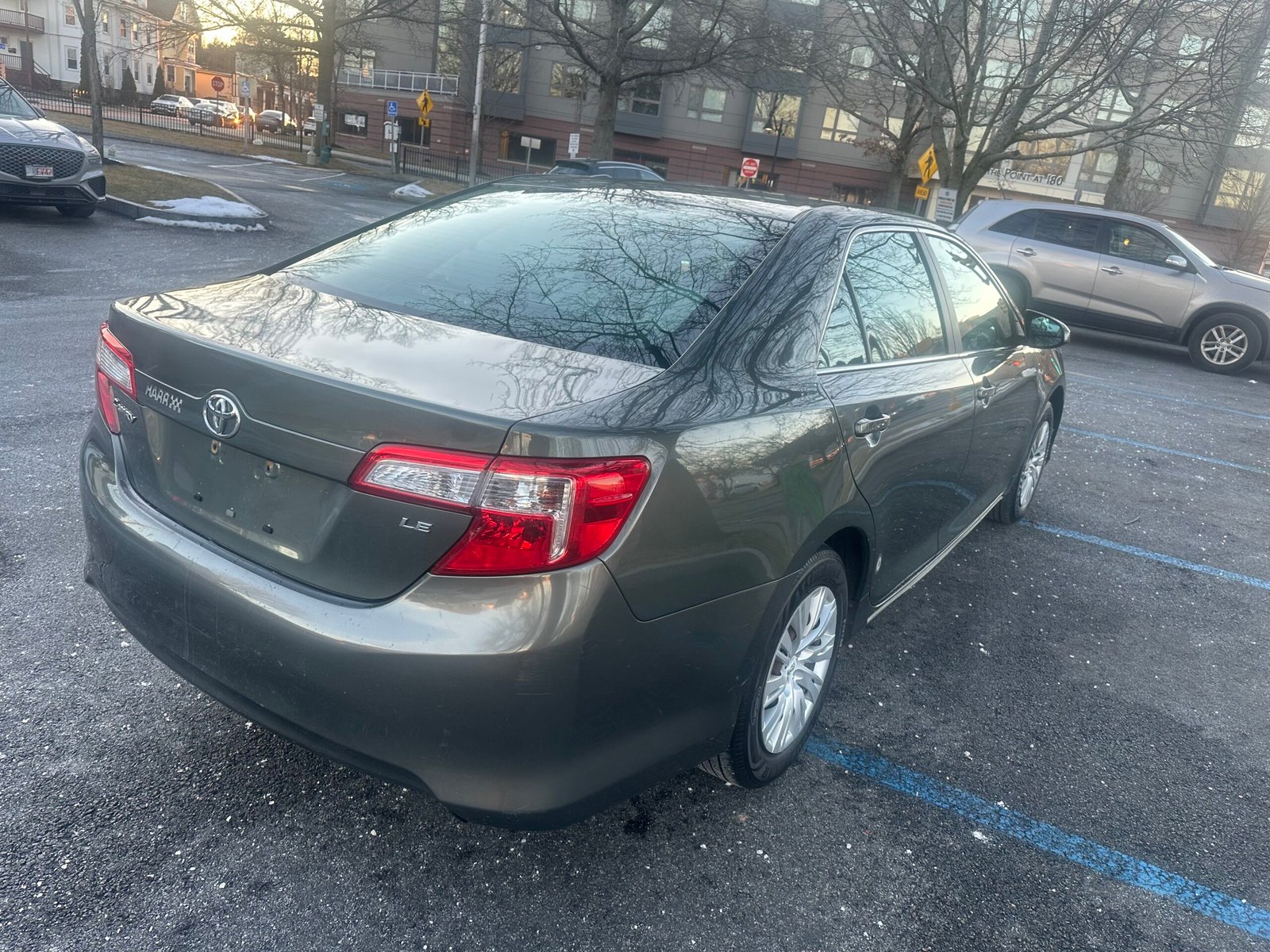 2013 Toyota Camry LE - Photo 9