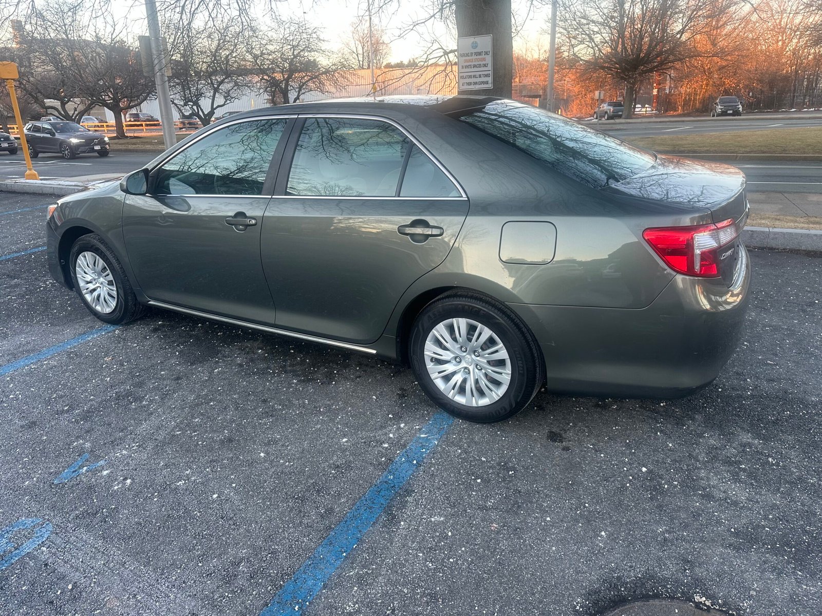 2013 Toyota Camry LE - Photo 15